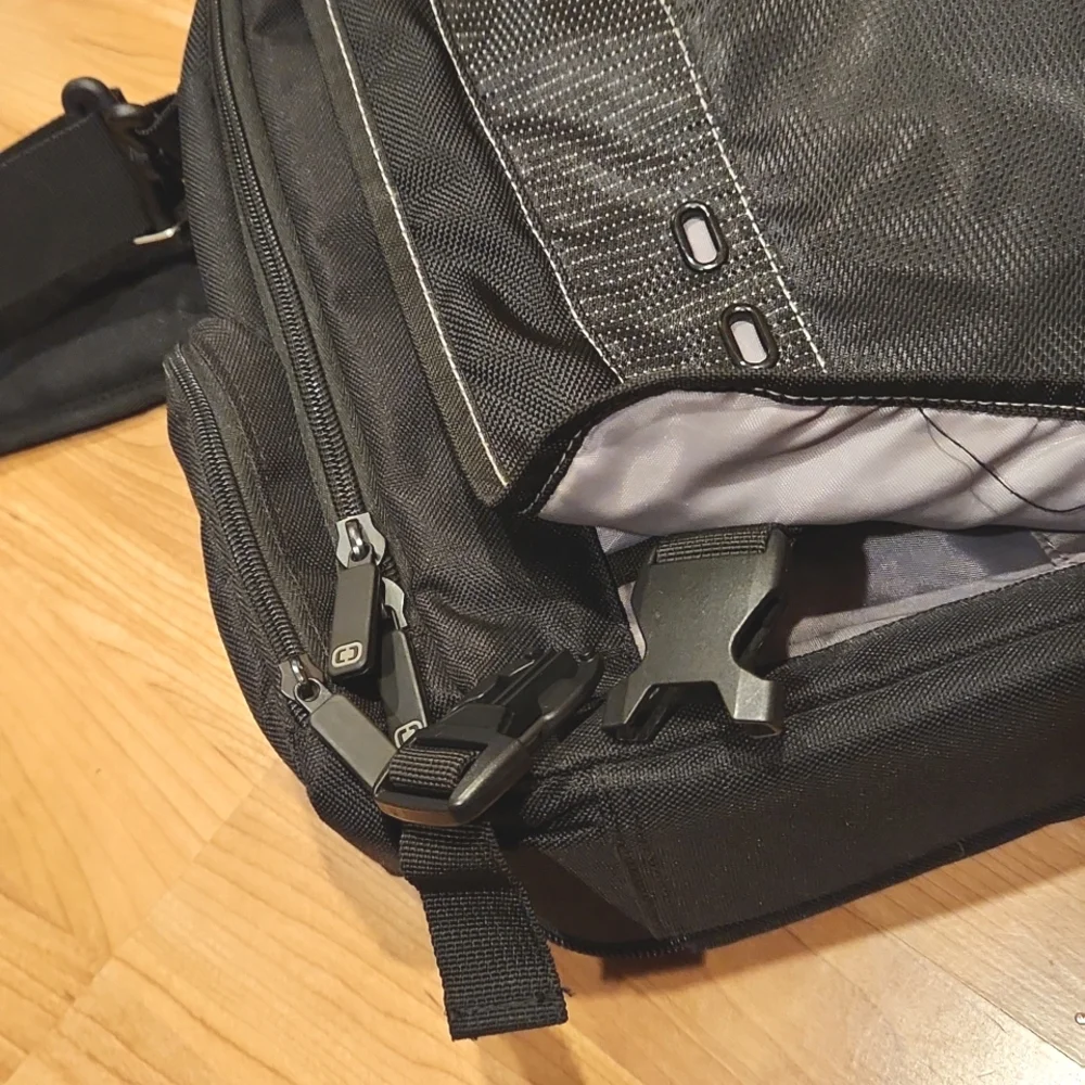 Ogio laptop/messenger bag